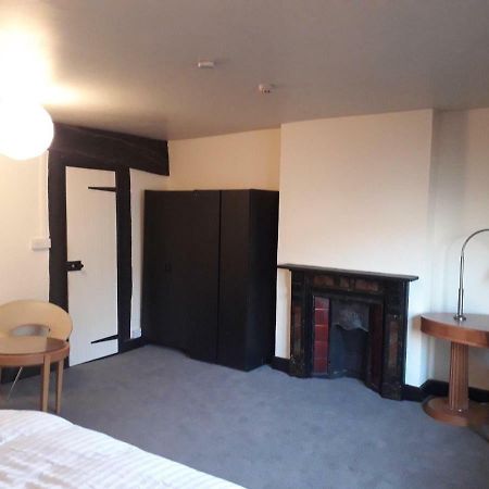 The Red Lion Apartment Newent ภายนอก รูปภาพ